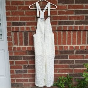 BCBGMaxAzria Jeans - Bcbgmaxazria White Lace Jamee Overalls Jumpsuit BCBGMaxAzria Jeans - Bcbgmaxazria White Lace Jamee Overalls Jumpsuit